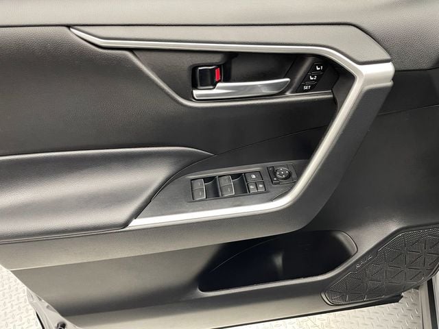 2022 Toyota RAV4 XLE Premium AWD - 22928804 - 8