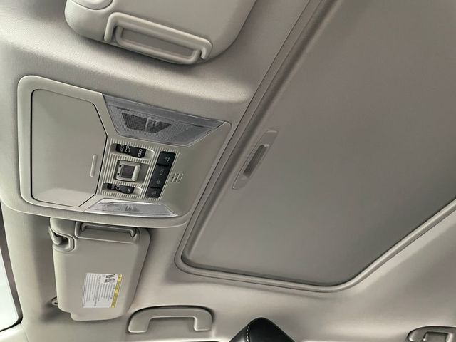 2022 Toyota RAV4 XLE Premium AWD - 22936214 - 30