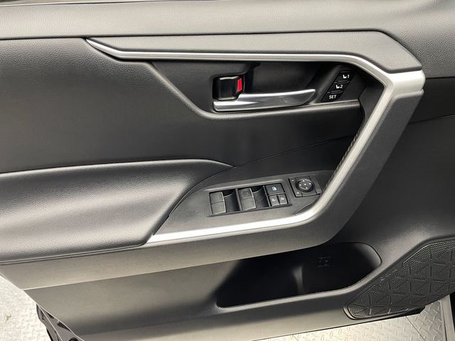 2022 Toyota RAV4 XLE Premium AWD - 22936214 - 8