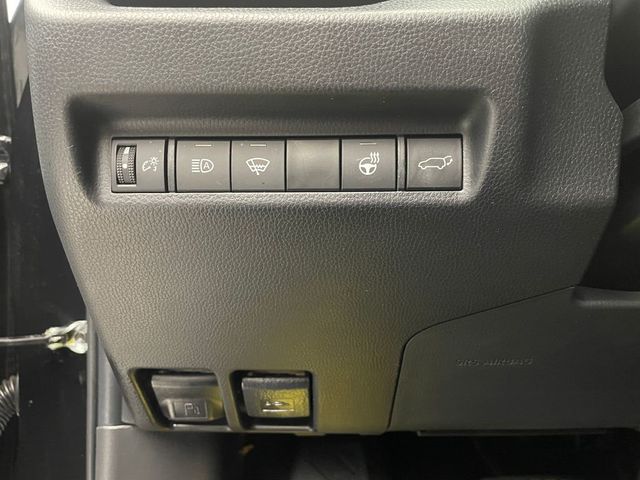 2022 Toyota RAV4 XLE Premium AWD - 22956549 - 19