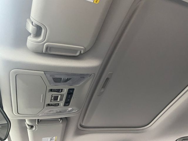 2022 Toyota RAV4 XLE Premium AWD - 22956549 - 30