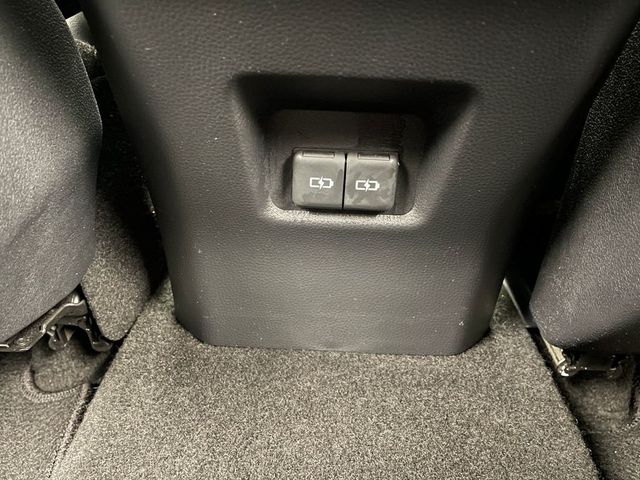 2022 Toyota RAV4 XLE Premium AWD - 22956549 - 38