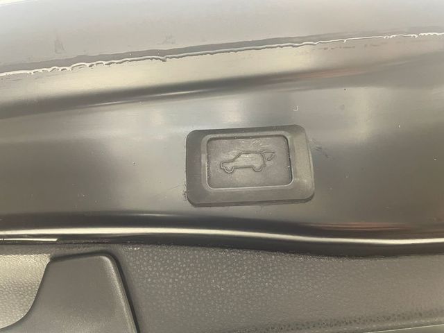 2022 Toyota RAV4 XLE Premium AWD - 22956549 - 42