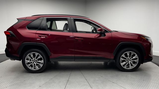 2022 Toyota RAV4 XLE Premium AWD - 23034741 - 32