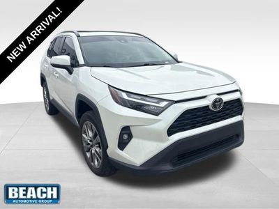 2022 Toyota RAV4 - 2T3C1RFV3NW227204