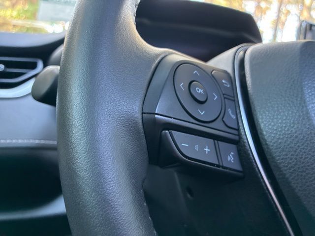 2022 Toyota RAV4 XLE Premium FWD - 23024155 - 26