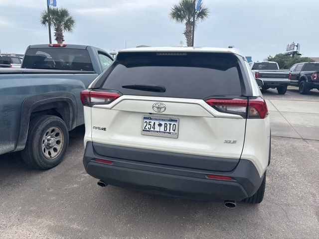 2022 Toyota RAV4 XLE Premium FWD - 23024155 - 3