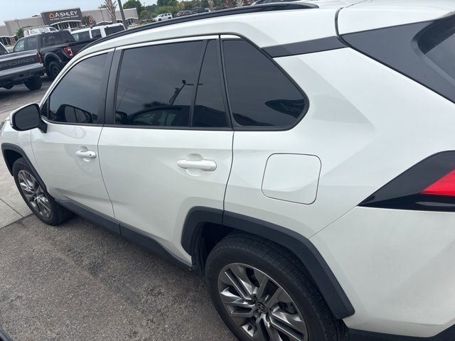2022 Toyota RAV4 XLE Premium FWD - 23024155 - 5
