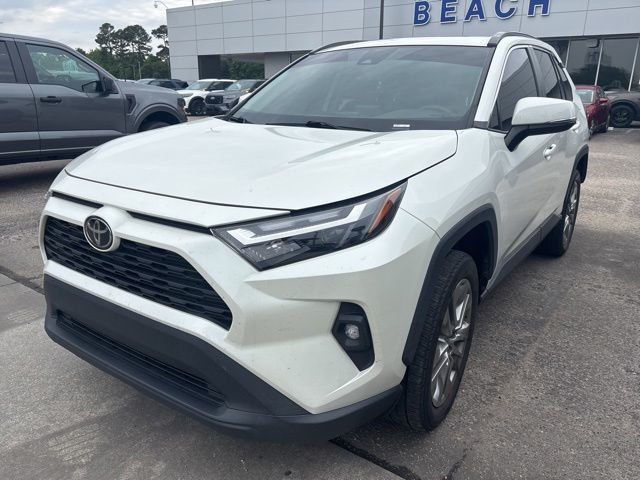 2022 Toyota RAV4 XLE Premium FWD - 23024155 - 6