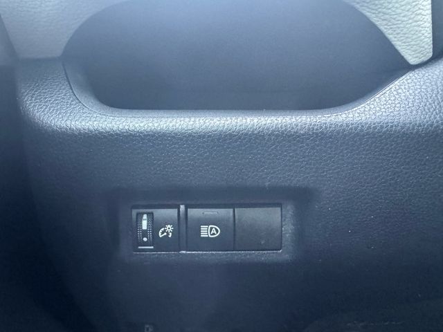 2022 Toyota RAV4 Hybrid XLE - 23044188 - 13