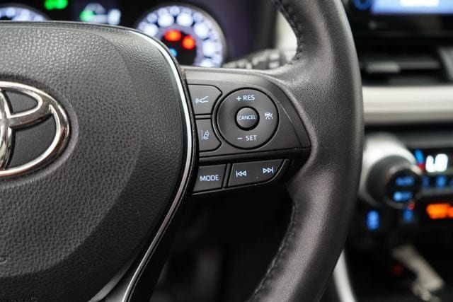 2022 Toyota RAV4 Hybrid XLE - 23080185 - 17