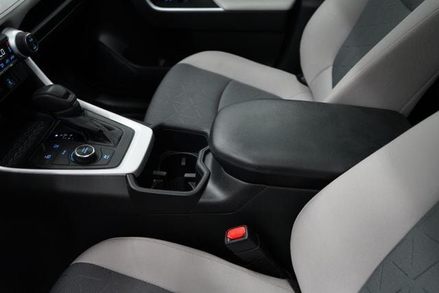 2022 Toyota RAV4 Hybrid XLE - 23080185 - 32