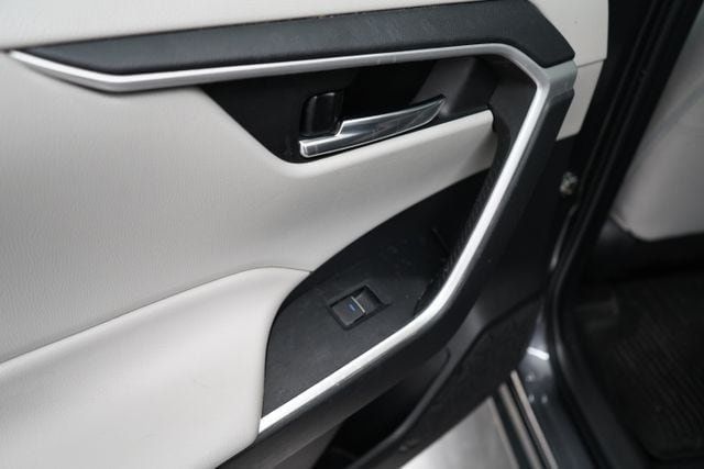 2022 Toyota RAV4 Hybrid XLE - 23080185 - 35