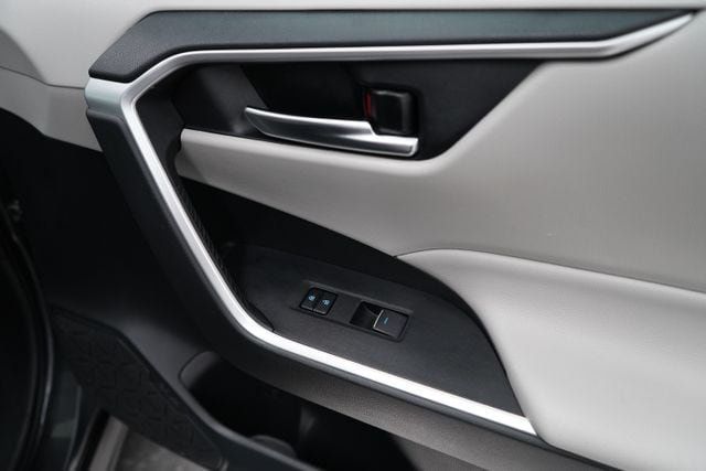 2022 Toyota RAV4 Hybrid XLE - 23080185 - 45