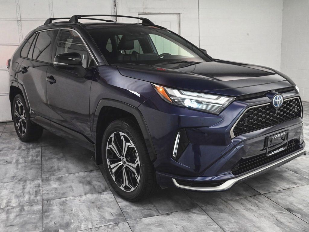 2022 Toyota RAV4 Prime XSE Premium photo 2