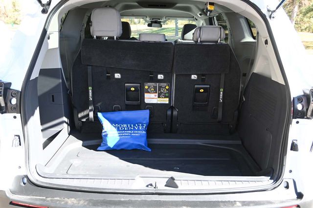 2022 Toyota Sienna LE AWD 8-Passenger - 22940397 - 24