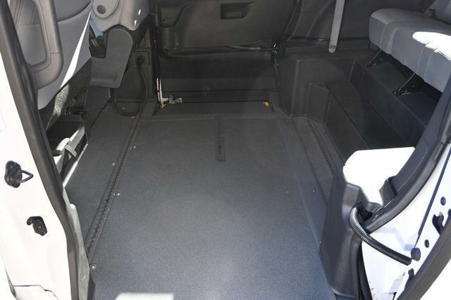 2022 Toyota Sienna LE AWD 8-Passenger - 22940397 - 25