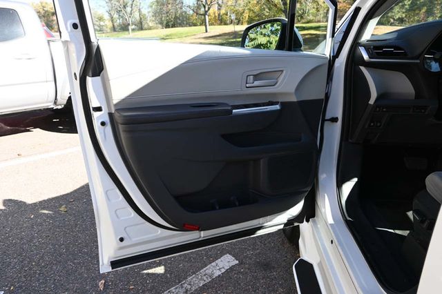 2022 Toyota Sienna LE AWD 8-Passenger - 22940397 - 26