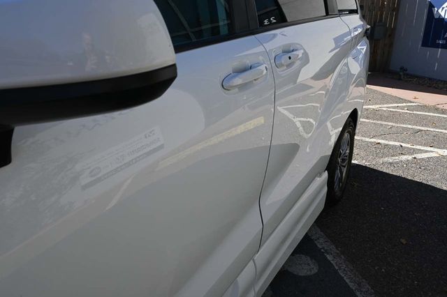 2022 Toyota Sienna LE AWD 8-Passenger - 22940397 - 36