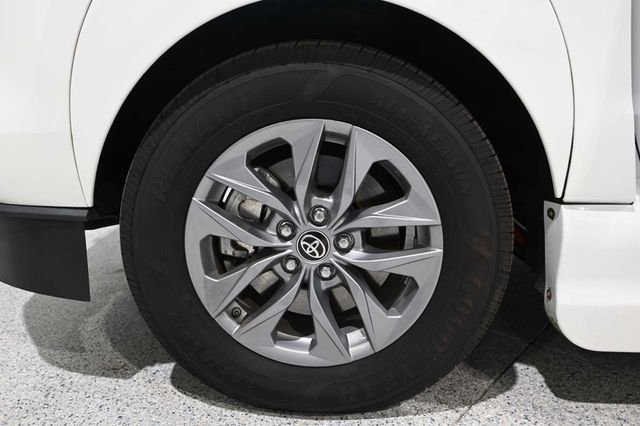2022 Toyota Sienna LE AWD 8-Passenger - 23049424 - 11