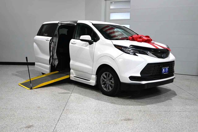 2022 Toyota Sienna LE AWD 8-Passenger - 23049424 - 1