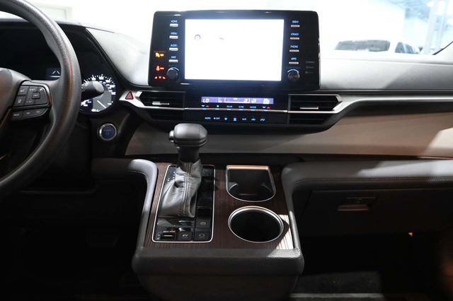 2022 Toyota Sienna LE AWD 8-Passenger - 23049424 - 22