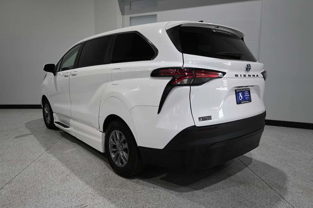2022 Toyota Sienna LE AWD 8-Passenger - 23049424 - 7