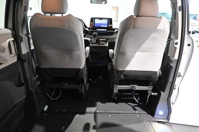 2022 Toyota Sienna LE AWD 8-Passenger - 23097362 - 19