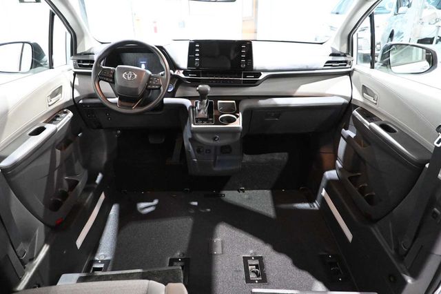 2022 Toyota Sienna LE AWD 8-Passenger - 23097362 - 20