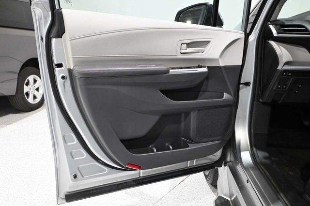 2022 Toyota Sienna LE AWD 8-Passenger - 23097362 - 28