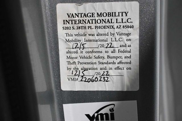 2022 Toyota Sienna LE AWD 8-Passenger - 23097362 - 32