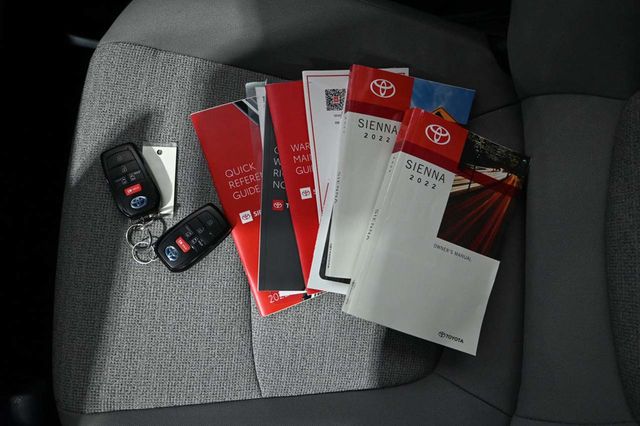 2022 Toyota Sienna LE AWD 8-Passenger - 23097362 - 36