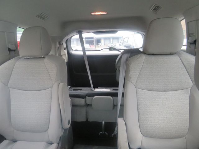 2022 Toyota Sienna LE AWD 8-Passenger (Clear Title) - 22882887 - 9