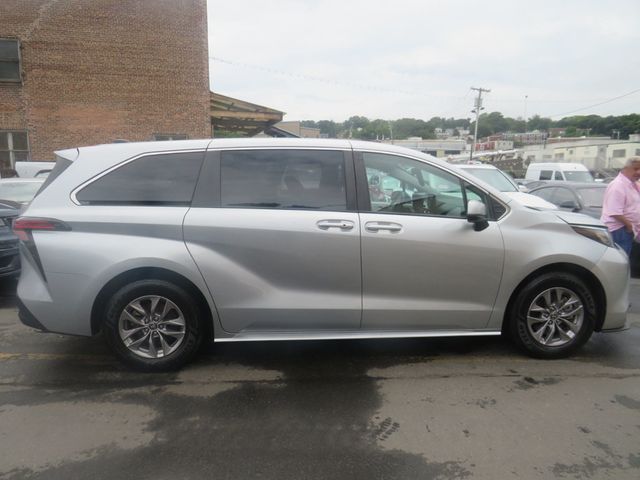 2022 Toyota Sienna LE AWD 8-Passenger (Clear Title) - 22882887 - 3