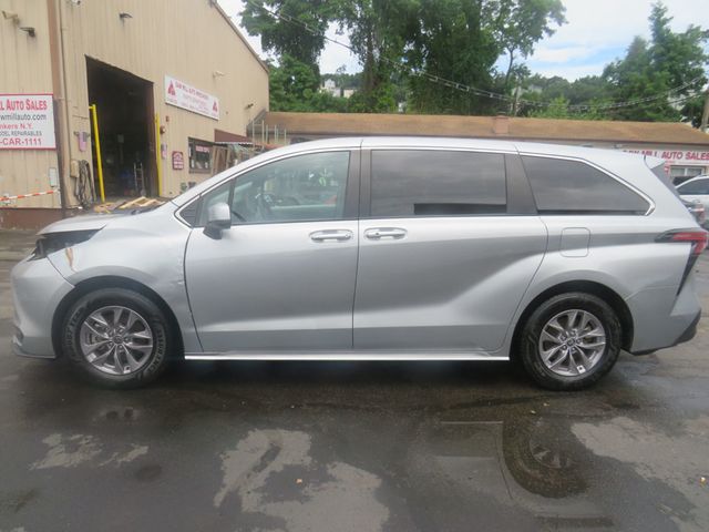 2022 Toyota Sienna LE AWD 8-Passenger (Clear Title) - 22882887 - 7