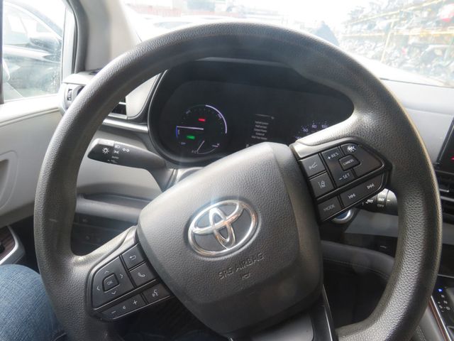 2022 Toyota Sienna LE FWD 8-Passenger (Clear Title) - 23100865 - 10