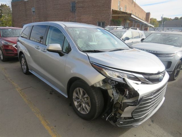 2022 Toyota Sienna LE FWD 8-Passenger (Clear Title) - 23100865 - 1