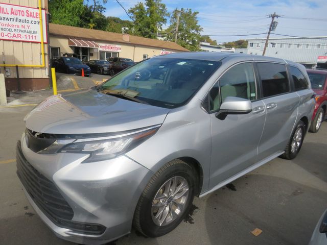 2022 Toyota Sienna LE FWD 8-Passenger (Clear Title) - 23100865 - 6
