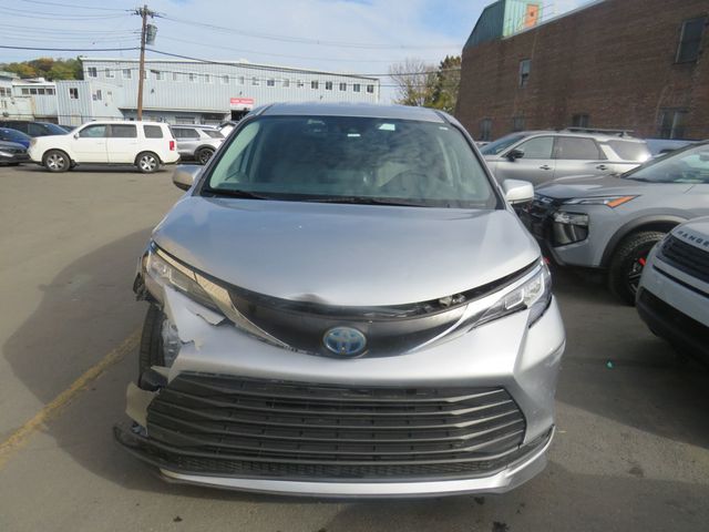 2022 Toyota Sienna LE FWD 8-Passenger (Clear Title) - 23100865 - 8