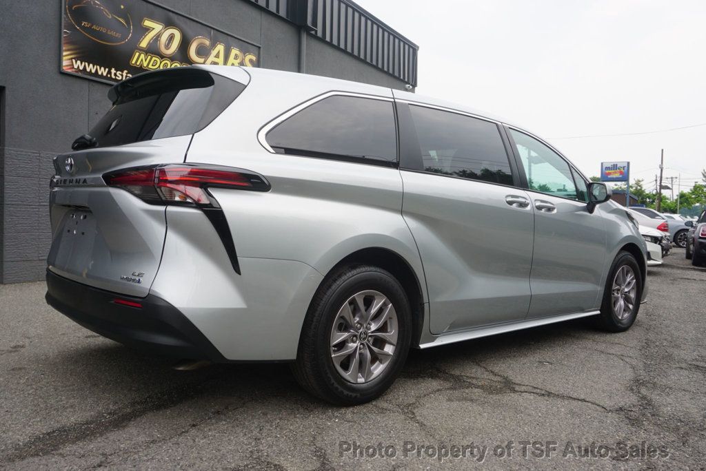 2022 Toyota Sienna LE FWD 8-Passenger HANDICAP EQUIPMENT  - 23059312 - 17