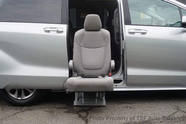2022 Toyota Sienna LE FWD 8-Passenger HANDICAP EQUIPMENT  - 23059312 - 1