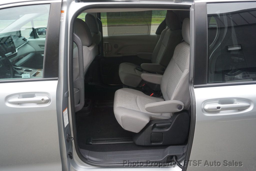 2022 Toyota Sienna LE FWD 8-Passenger HANDICAP EQUIPMENT  - 23059312 - 22
