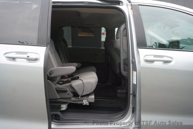 2022 Toyota Sienna LE FWD 8-Passenger HANDICAP EQUIPMENT  - 23059312 - 23