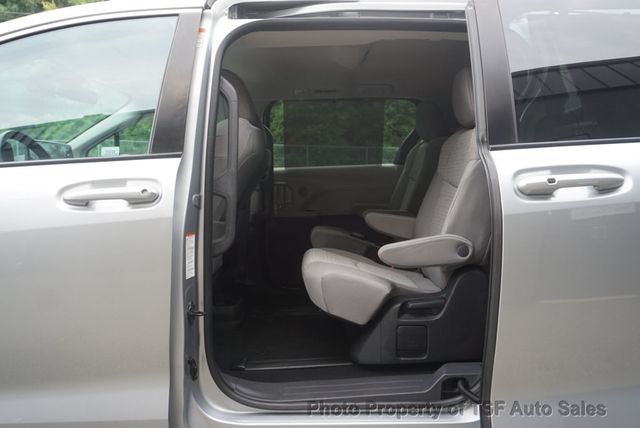 2022 Toyota Sienna LE FWD 8-Passenger HANDICAP EQUIPMENT  - 23059312 - 24