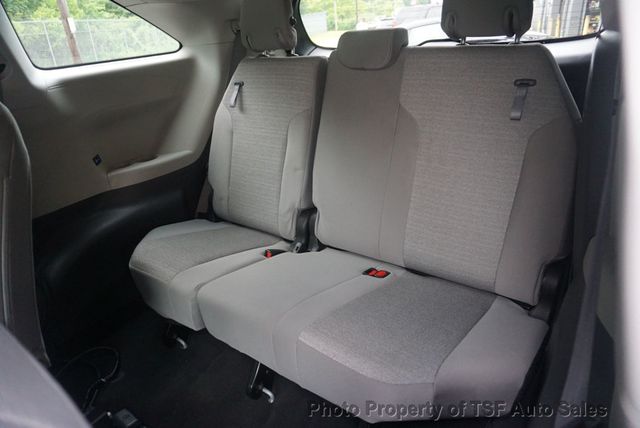 2022 Toyota Sienna LE FWD 8-Passenger HANDICAP EQUIPMENT  - 23059312 - 26