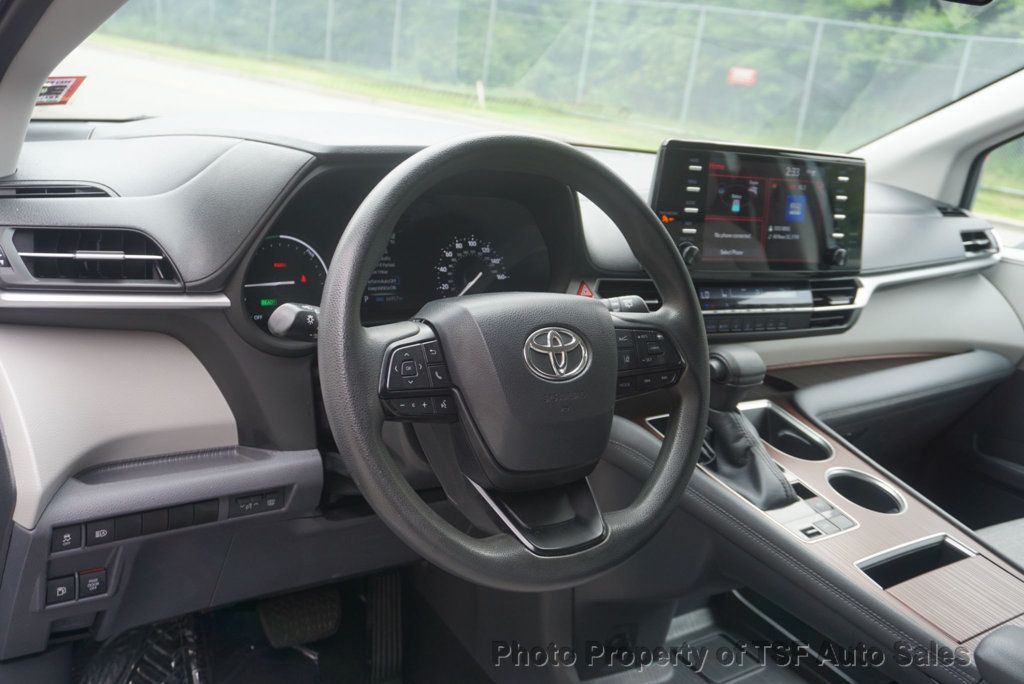 2022 Toyota Sienna LE FWD 8-Passenger HANDICAP EQUIPMENT  - 23059312 - 28
