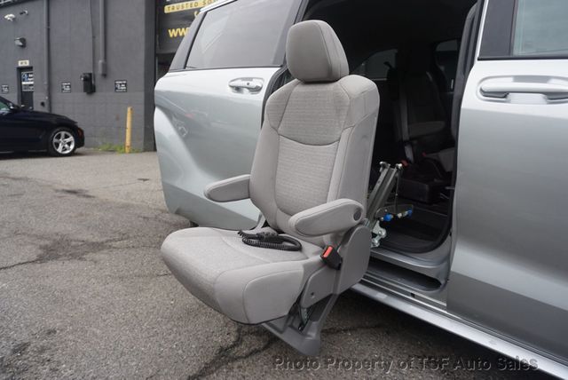 2022 Toyota Sienna LE FWD 8-Passenger HANDICAP EQUIPMENT  - 23059312 - 2