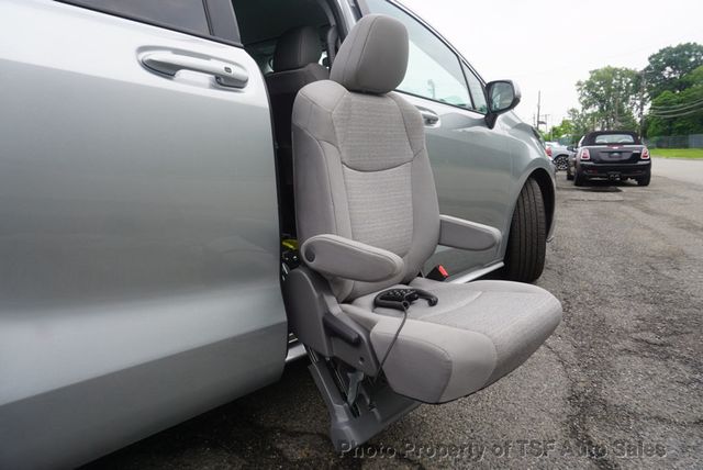 2022 Toyota Sienna LE FWD 8-Passenger HANDICAP EQUIPMENT  - 23059312 - 3