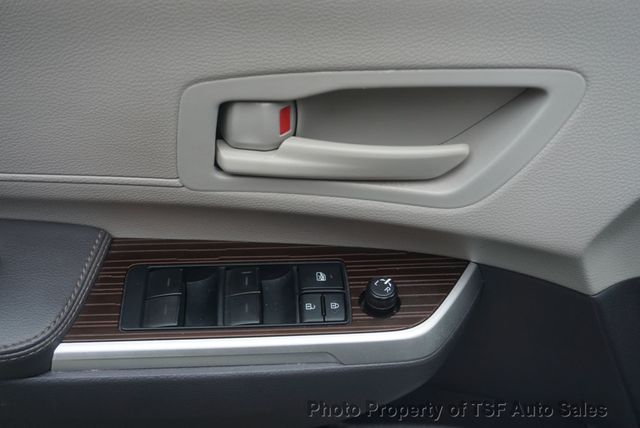 2022 Toyota Sienna LE FWD 8-Passenger HANDICAP EQUIPMENT  - 23059312 - 48