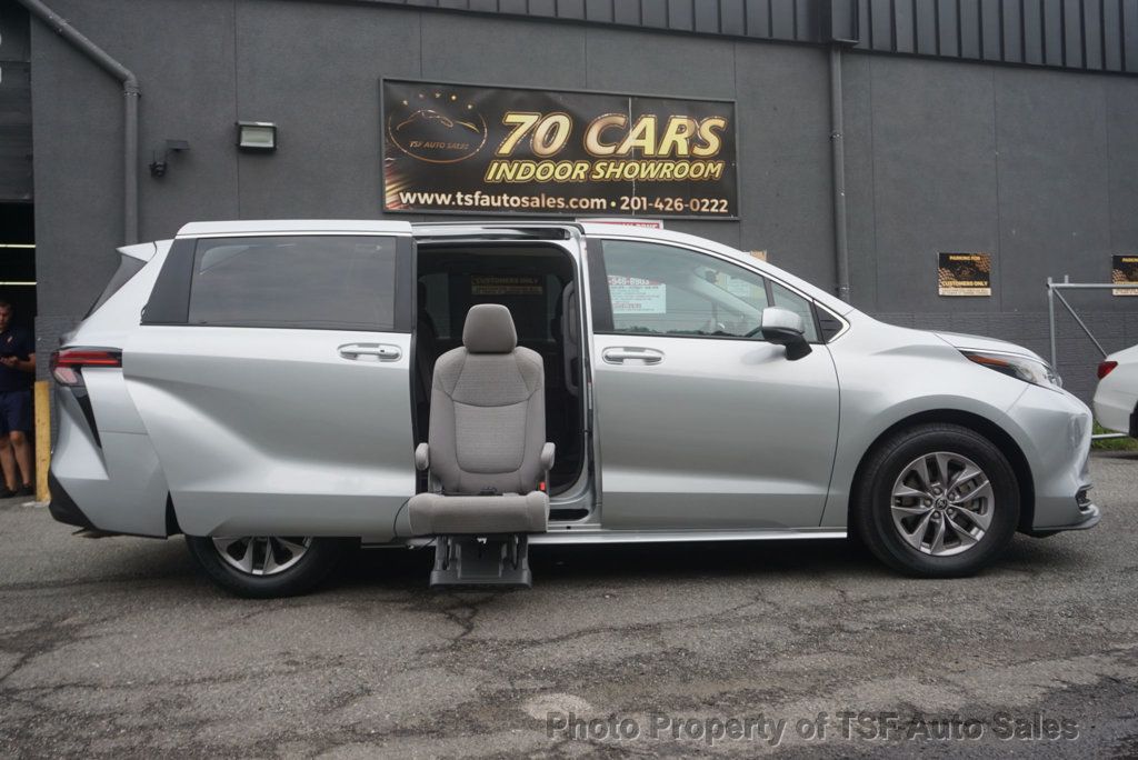 2022 Toyota Sienna LE FWD 8-Passenger HANDICAP EQUIPMENT  - 23059312 - 5
